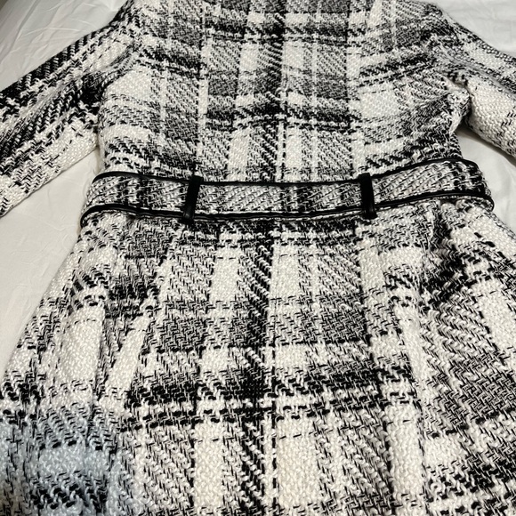 Beautiful plaid style jacket size small Bcx - Picture 3 of 4